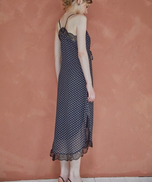 ERADIE(エラディエ)の「Print shiffon lace trim Cami Long one-piece プリントシフォンキャミロングワンピース(ワンピース・レディース・ホワイト/ブルー/ブラック・FREE)」の22枚目の写真