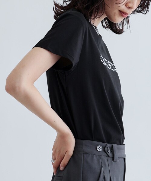 GALLEST(ギャレスト)の「◆パール調ロゴTシャツ(Tシャツ/カットソー・レディース・ホワイト/ブラック・38)」の11枚目の写真