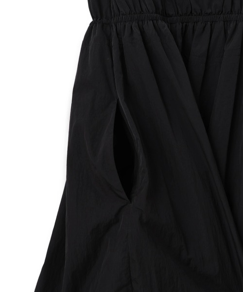 ADAM ET ROPE'(アダムエロペ)の「【WEB限定】・【定番】ベアレイヤードワンピース(ワンピース・レディース・ブラック/スミクロ・FREE)」の22枚目の写真