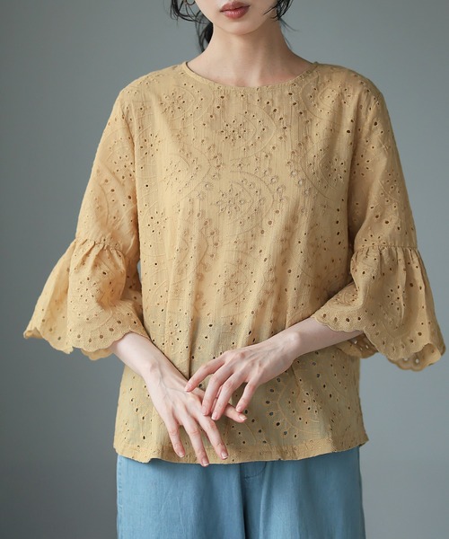 itto...(イット)の「フリル袖スカラップレースブラウス(Tシャツ/カットソー・レディース・ブラック/ベージュ/オフホワイト/ダークパープル・M/L)」の3枚目の写真