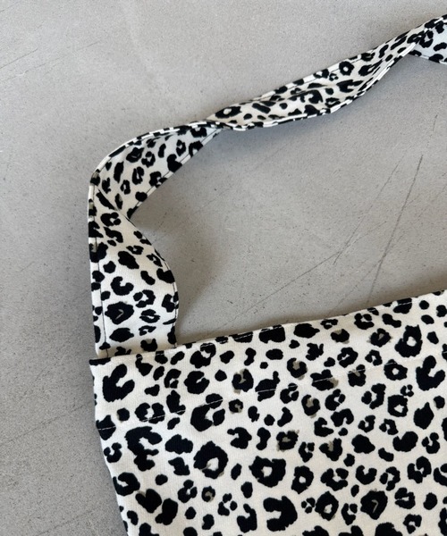 SANSeLF(サンセルフ)の「【SANSeLF】レオパード柄 ショルダートートバッグ saa25a029(トートバッグ・レディース・アイボリー/ベージュ・FREE)」の14枚目の写真