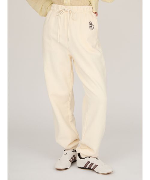 【送料無料】 エミ エンブレムロゴスウェットパンツ emmi セール】エンブレムロゴスウェットパンツ（スウェットパンツ）｜emmi