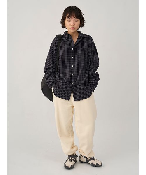 emmi（エミ）の「エンブレムロゴスウェットパンツ（スウェットパンツ・レディース・ネイビー/アイボリー・F）」の15枚目の写真