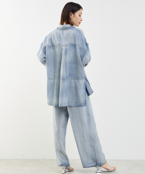 SOFFITTO(ソフィット)の「Soffittoロゴ刺繍入りシアーデニムビックシャツ(シャツ/ブラウス・レディース・ケミカルウォッシュ・FREE)」の2枚目の写真