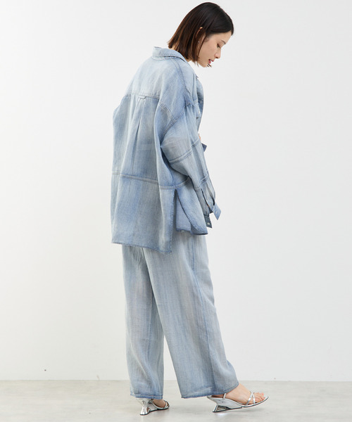SOFFITTO(ソフィット)の「Soffittoロゴ刺繍入りシアーデニムビックシャツ(シャツ/ブラウス・レディース・ケミカルウォッシュ・FREE)」の3枚目の写真