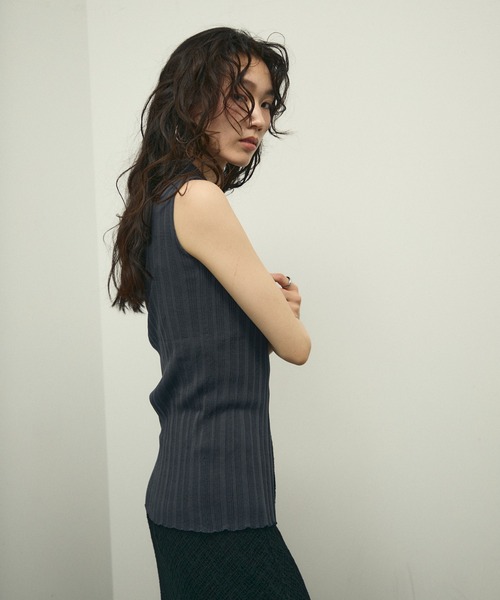 Lutim by u(ルチバイユー)の「Sherbet touch amesuri polo rib knit / シャーベットタッチアメスリポロリブニット(Tシャツ/カットソー・レディース・ブラック/チャコールグレー/ベージュ・FREE)」の18枚目の写真