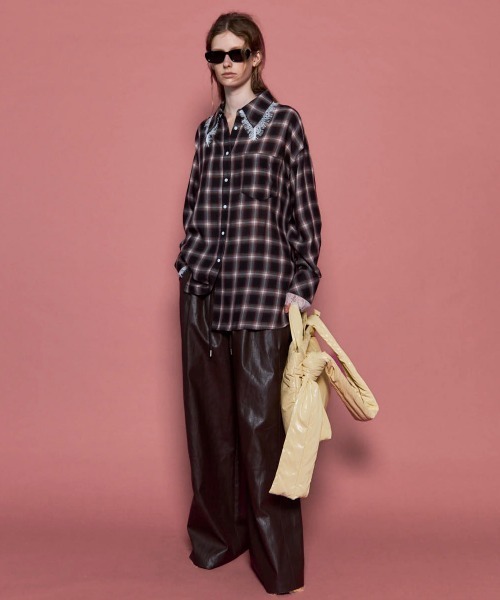 MAISON SPECIAL（メゾンスペシャル）の「Volume Wide Vegan Leather Pants/ボリュームワイドヴィーガンレザーパンツ（その他パンツ・レディース・ブルー/ピンク/ブラウン/ブラック・36/38）」の6枚目の写真