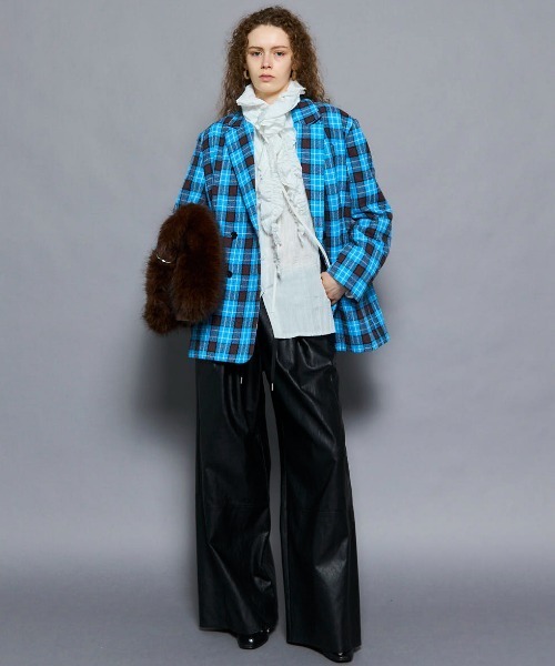 MAISON SPECIAL（メゾンスペシャル）の「Volume Wide Vegan Leather Pants/ボリュームワイドヴィーガンレザーパンツ（その他パンツ・レディース・ブルー/ピンク/ブラウン/ブラック・36/38）」の5枚目の写真