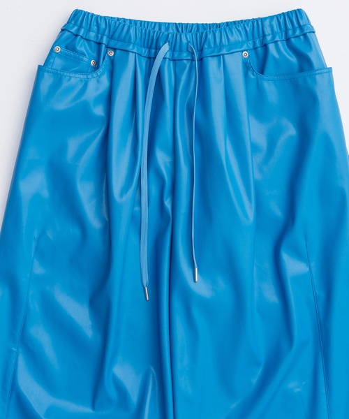 MAISON SPECIAL（メゾンスペシャル）の「Volume Wide Vegan Leather Pants/ボリュームワイドヴィーガンレザーパンツ（その他パンツ・レディース・ブルー/ピンク/ブラウン/ブラック・36/38）」の14枚目の写真