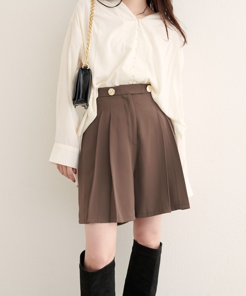 natural couture（ナチュラルクチュール）の「【canami】プリーツショートパンツ（その他パンツ・レディース・ブラック/アイボリー/ブラウン・FREE）」の3枚目の写真