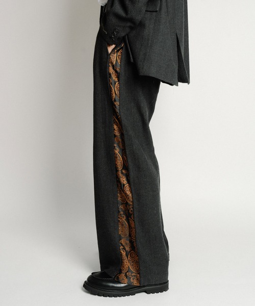 Subciety(サブサエティ)の「Herringbone side zip wide slacks(スラックス・メンズ・ブラウン/グレー/ブラック・X-LARGE/LARGE/MEDIUM/SMALL)」の4枚目の写真