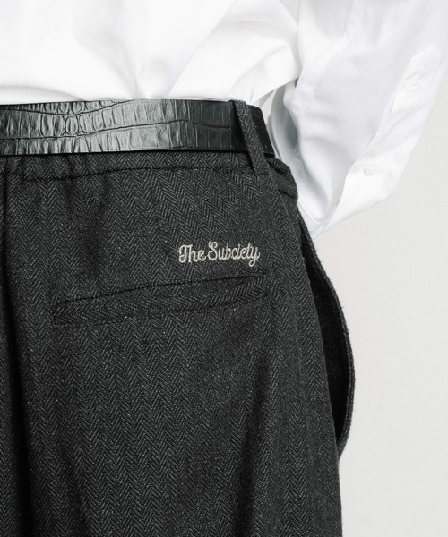 Subciety(サブサエティ)の「Herringbone side zip wide slacks(スラックス・メンズ・ブラウン/グレー/ブラック・X-LARGE/LARGE/MEDIUM/SMALL)」の6枚目の写真