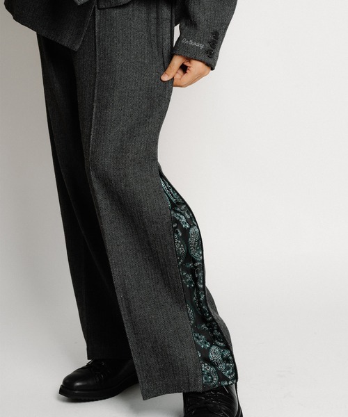 Subciety(サブサエティ)の「Herringbone side zip wide slacks(スラックス・メンズ・ブラウン/グレー/ブラック・X-LARGE/LARGE/MEDIUM/SMALL)」の14枚目の写真