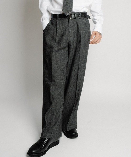 Subciety(サブサエティ)の「Herringbone side zip wide slacks(スラックス・メンズ・ブラウン/グレー/ブラック・X-LARGE/LARGE/MEDIUM/SMALL)」の18枚目の写真