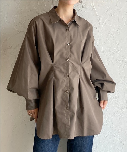 She's Closet（シーズクローゼット）の「長袖オーバーサイズ ウエストタック ロングカラーシャツ ブラウス（シャツ/ブラウス・レディース・ブルー/ブラウン/チャコールグレー/ホワイト/ピンク/イエロー・FREE）」の3枚目の写真