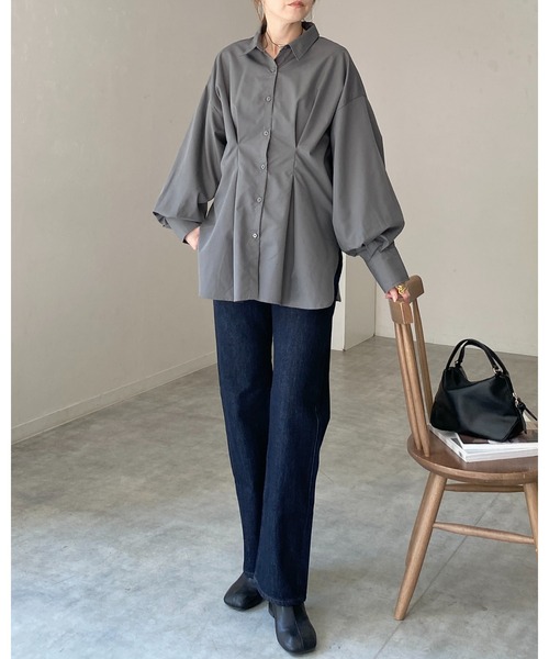 She's Closet（シーズクローゼット）の「長袖オーバーサイズ ウエストタック ロングカラーシャツ ブラウス（シャツ/ブラウス・レディース・ブルー/ブラウン/チャコールグレー/ホワイト/ピンク/イエロー・FREE）」の12枚目の写真