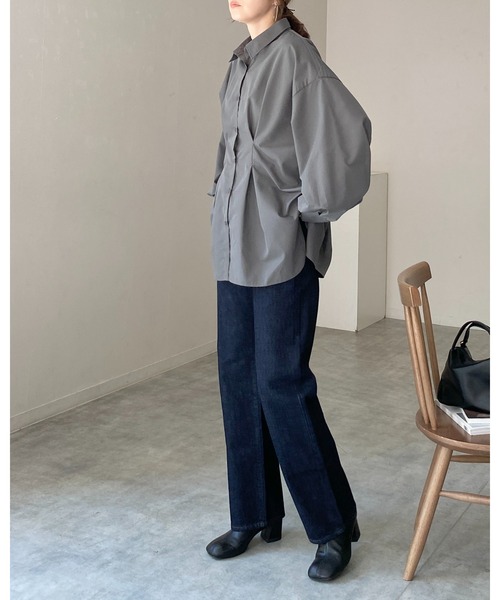 She's Closet（シーズクローゼット）の「長袖オーバーサイズ ウエストタック ロングカラーシャツ ブラウス（シャツ/ブラウス・レディース・ブルー/ブラウン/チャコールグレー/ホワイト/ピンク/イエロー・FREE）」の13枚目の写真