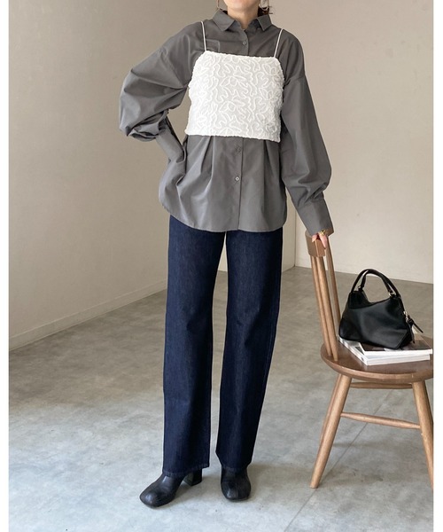 She's Closet（シーズクローゼット）の「長袖オーバーサイズ ウエストタック ロングカラーシャツ ブラウス（シャツ/ブラウス・レディース・ブルー/ブラウン/チャコールグレー/ホワイト/ピンク/イエロー・FREE）」の16枚目の写真