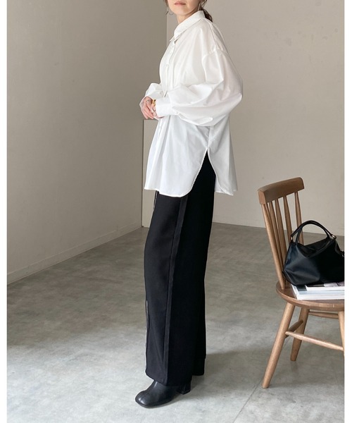 She's Closet（シーズクローゼット）の「長袖オーバーサイズ ウエストタック ロングカラーシャツ ブラウス（シャツ/ブラウス・レディース・ブルー/ブラウン/チャコールグレー/ホワイト/ピンク/イエロー・FREE）」の19枚目の写真