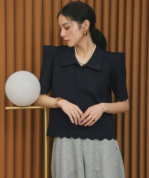 ELFRANK(エルフランク)の「スカラップ パワーショルダー 半袖 ポロニット 襟付き(ニット/セーター・レディース・ネイビー/チャコールグレー/オフホワイト・FREE)」の3枚目の写真