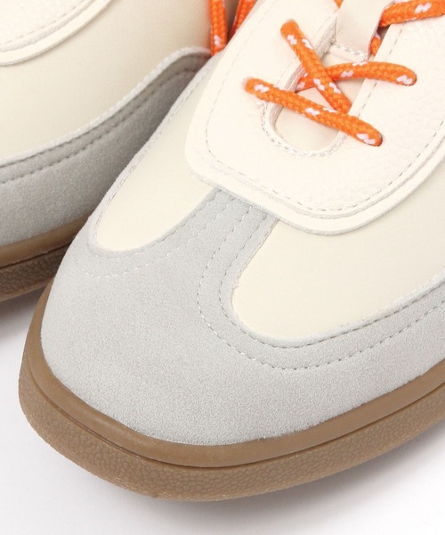 BAYFLOW（ベイフロー）の「[抗菌防臭＆撥水加工付き]替え紐付きスニーカー（スニーカー・レディース・オフホワイト/ブラック・LARGE/MEDIUM）」の18枚目の写真