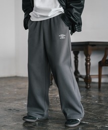 umbro　フィットネスパンツ　カーキ　ワンポイント　ロゴ　ワイド　ストレッチ umbroフィットネスパンツカーキワンポイントロゴワイドストレッチ