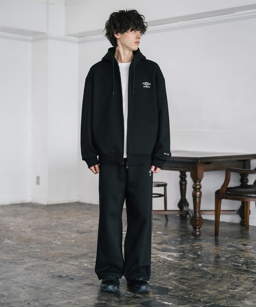 UMBRO 別注コラボ裏起毛ワンポイントロゴ刺繍イージーワイドストレート