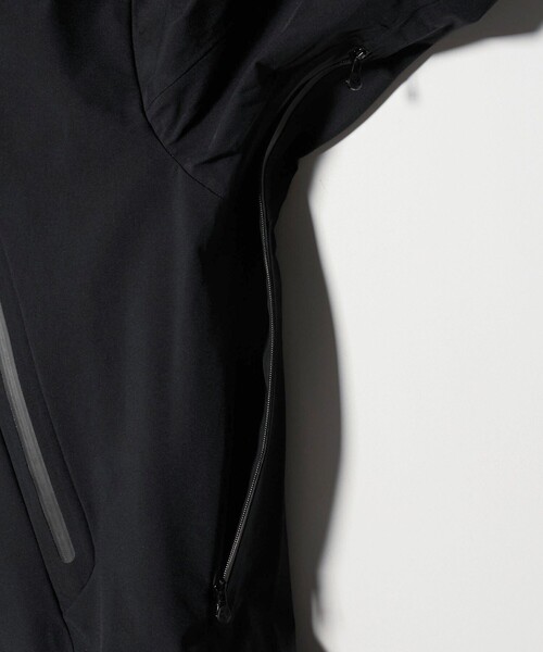 DESCENTE ALLTERRAIN（デサント　オルテライン）の「＜DESCENTE ALLTERRAIN＞HARD SHELL JACKET CREAS /ハードシェルジャケット（マウンテンパーカー・メンズ・ブラック/ダークグレー・M/XL/L）」の10枚目の写真