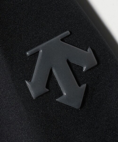 DESCENTE ALLTERRAIN（デサント　オルテライン）の「＜DESCENTE ALLTERRAIN＞HARD SHELL JACKET CREAS /ハードシェルジャケット（マウンテンパーカー・メンズ・ブラック/ダークグレー・M/XL/L）」の13枚目の写真