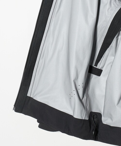 DESCENTE ALLTERRAIN（デサント　オルテライン）の「＜DESCENTE ALLTERRAIN＞HARD SHELL JACKET CREAS /ハードシェルジャケット（マウンテンパーカー・メンズ・ブラック/ダークグレー・M/XL/L）」の18枚目の写真