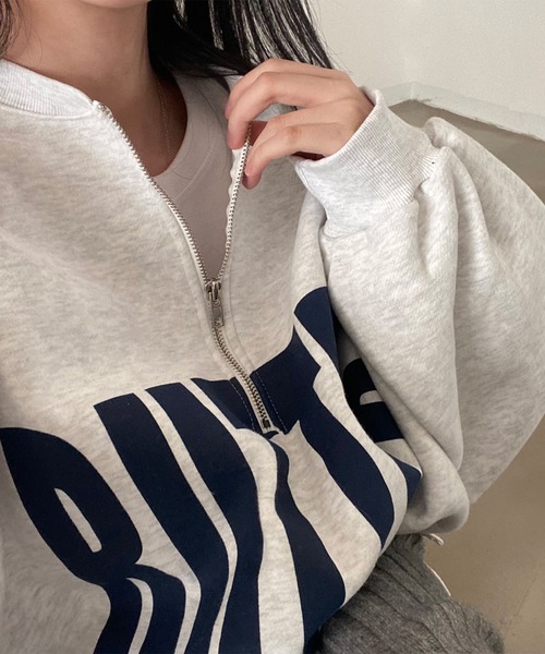 Girly Doll(ガーリードール)の「ハーフジップビッグロゴスウェット(スウェット・レディース・グレー/イエロー/ブルー・FREE)」の17枚目の写真