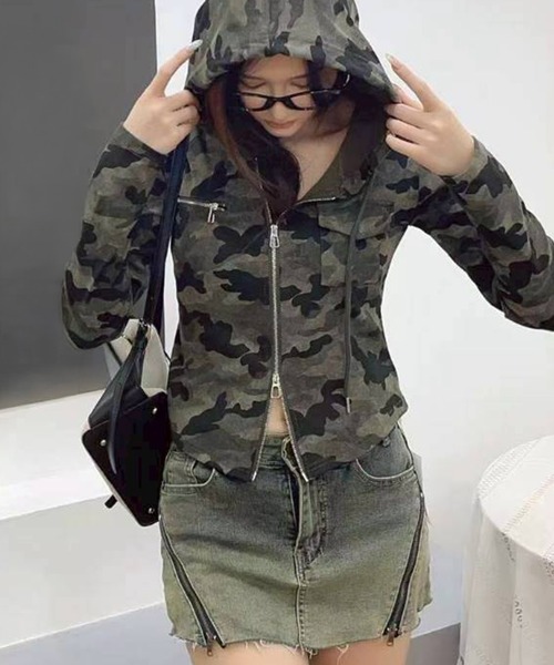 SpRay(スプレイ)の「迷彩Wジップパーカー(パーカー・レディース・カーキ/グレー・MEDIUM/LARGE)」の2枚目の写真