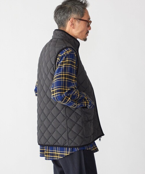 SHIPS（シップス）の「SHIPS:〈手洗い可能〉NETPLUS(R) キルティング スタンド ベスト（ベスト・メンズ・ブラック/チャコールグレー・SMALL/MEDIUM/LARGE/X-LARGE）」の11枚目の写真