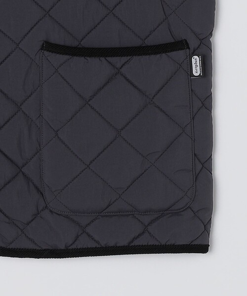 SHIPS（シップス）の「SHIPS:〈手洗い可能〉NETPLUS(R) キルティング スタンド ベスト（ベスト・メンズ・ブラック/チャコールグレー・SMALL/MEDIUM/LARGE/X-LARGE）」の21枚目の写真