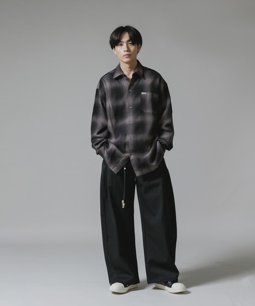 Theater code（シアターコード）の「【26SS再入荷】Beaded Rope Belt Tapered Pants with Slacks Style / ビーズロープベルト付き スラックス風テーパードパンツ（スラックス・メンズ・ブラック/グレー・M/L）」の12枚目の写真