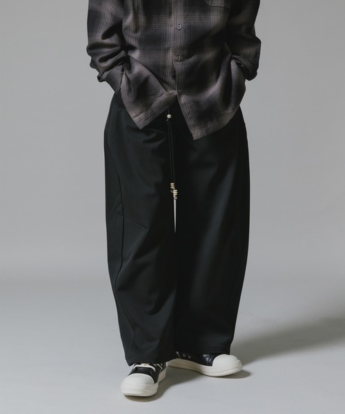 Theater code（シアターコード）の「【26SS再入荷】Beaded Rope Belt Tapered Pants with Slacks Style / ビーズロープベルト付き スラックス風テーパードパンツ（スラックス・メンズ・ブラック/グレー・M/L）」の8枚目の写真