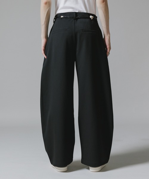 Theater code（シアターコード）の「【26SS再入荷】Beaded Rope Belt Tapered Pants with Slacks Style / ビーズロープベルト付き スラックス風テーパードパンツ（スラックス・メンズ・ブラック/グレー・M/L）」の4枚目の写真