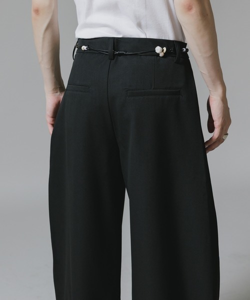 Theater code（シアターコード）の「【26SS再入荷】Beaded Rope Belt Tapered Pants with Slacks Style / ビーズロープベルト付き スラックス風テーパードパンツ（スラックス・メンズ・ブラック/グレー・M/L）」の13枚目の写真