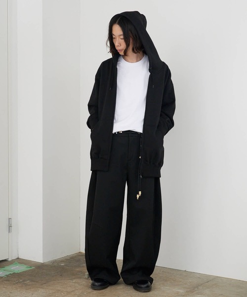 Theater code（シアターコード）の「【26SS再入荷】Beaded Rope Belt Tapered Pants with Slacks Style / ビーズロープベルト付き スラックス風テーパードパンツ（スラックス・メンズ・ブラック/グレー・M/L）」の18枚目の写真