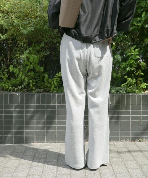 ITEMS URBANRESEARCH（アイテムズ アーバンリサーチ）の「ラメスウェットイージーパンツ（その他パンツ・レディース・ホワイト/グレー・FREE）」の9枚目の写真