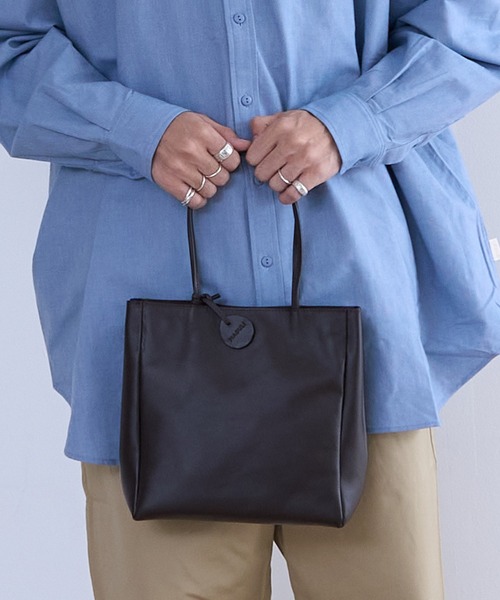 MADULI（マドゥリ）の「MADULI マドゥリ レザーペーパーバッグ(20539)（トートバッグ・メンズ・ブラック/ダークブラウン・FREE）」の7枚目の写真