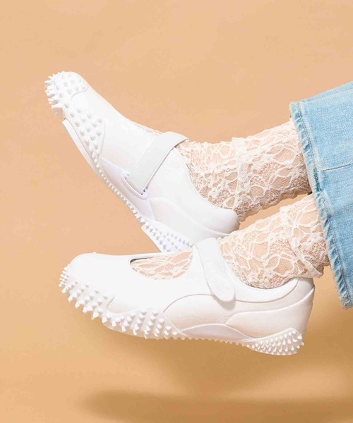 PUMA（プーマ）の「【PUMA】MOSTRO FEY LTH（スニーカー・レディース・ブラック/ホワイト・24.5cm/24cm/23.5cm/23cm/25cm/22.5cm）」の2枚目の写真