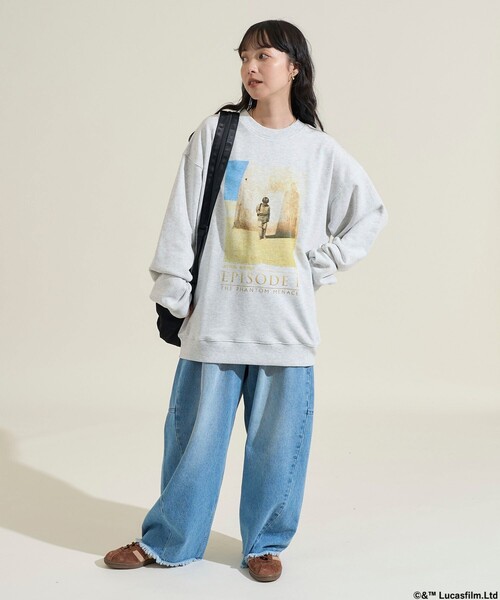 FREAK'S STORE(フリークスストア)の「STARWARS/スターウォーズ(Graphic) ヴィンテージライク クルーネックスウェット/フロスト加工/リラックスフィット(スウェット・メンズ・チャコールグレー/ブラック/ライトグレー・MEDIUM/LARGE)」の12枚目の写真