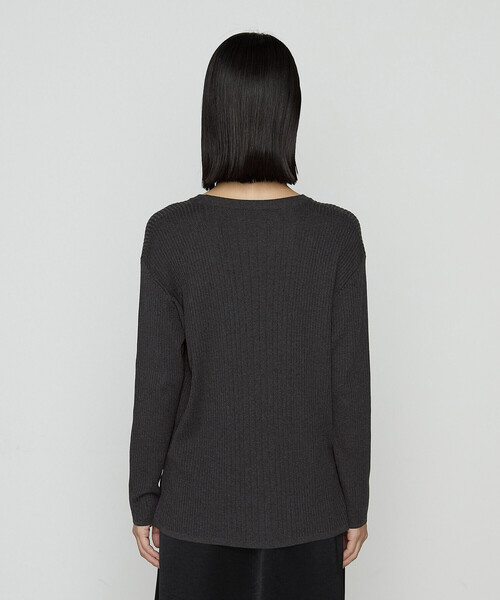 K.T KIYOKO TAKASE（キヨコタカセ）の「シルクコットン ベーシックニットプルオーバー（ニット/セーター・レディース・レッド/チャコール/ブルー・9号/11号）」の10枚目の写真