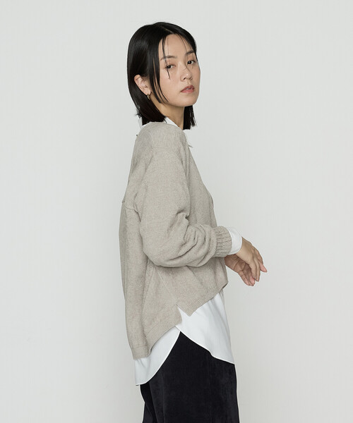 Gabardine K.T(ギャバジンケーティー)の「ストレッチモール マシュマロニットショートカーディガン(カーディガン/ボレロ・レディース・グレー/グレイッシュベージュ・9号)」の4枚目の写真