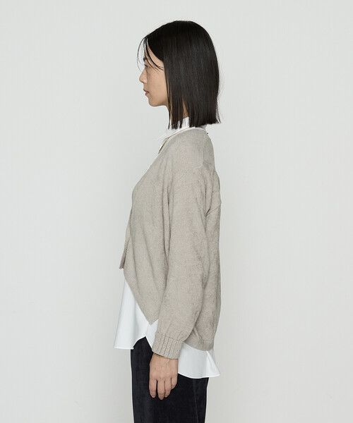 Gabardine K.T(ギャバジンケーティー)の「ストレッチモール マシュマロニットショートカーディガン(カーディガン/ボレロ・レディース・グレー/グレイッシュベージュ・9号)」の11枚目の写真