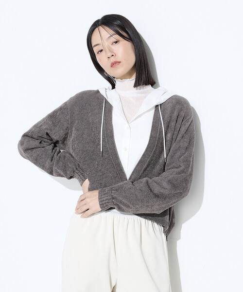 Gabardine K.T(ギャバジンケーティー)の「ストレッチモール マシュマロニットショートカーディガン(カーディガン/ボレロ・レディース・グレー/グレイッシュベージュ・9号)」の1枚目の写真