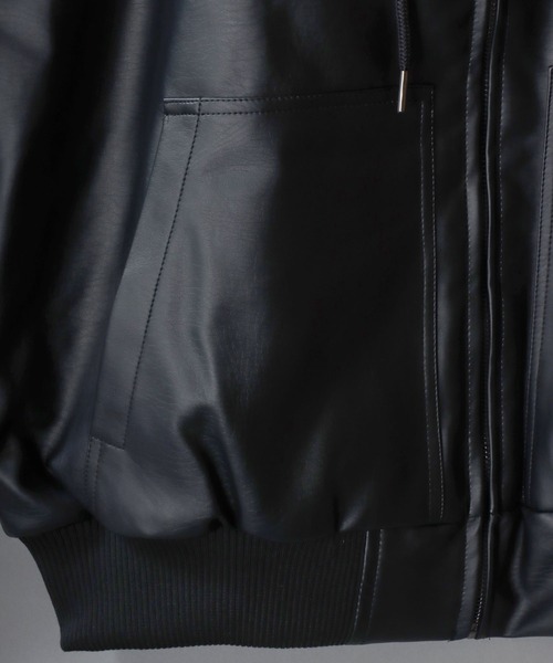 SITRY(シトリー)の「Synthetic Leather Zip Hoodie/フェイクレザー オーバーサイズ ブルゾン ジップパーカー フーディー(ブルゾン・メンズ・ブラック・L/LL/M)」の8枚目の写真