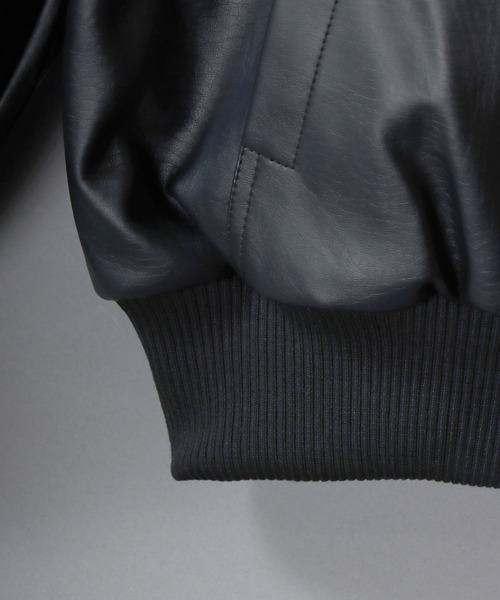 SITRY(シトリー)の「Synthetic Leather Zip Hoodie/フェイクレザー オーバーサイズ ブルゾン ジップパーカー フーディー(ブルゾン・メンズ・ブラック・L/LL/M)」の12枚目の写真