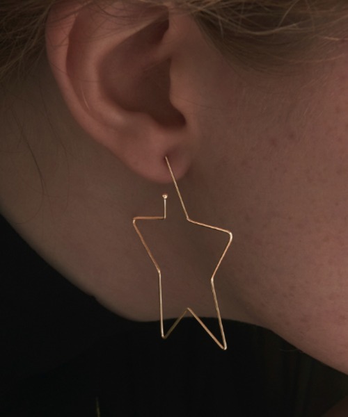 les bonbon(ルボンボン)の「【les bonbon】vega big pierce/ベガ ビッグ ピアス 片耳(ピアス(片耳用)・レディース・イエローゴールド・FREE)」の1枚目の写真